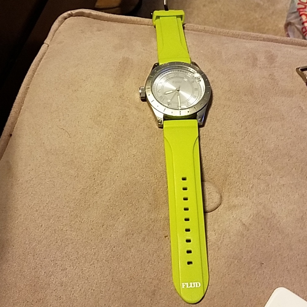 Watch - Picture 2 of 3